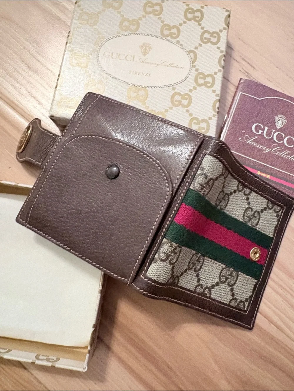 Vintage Gucci wallet